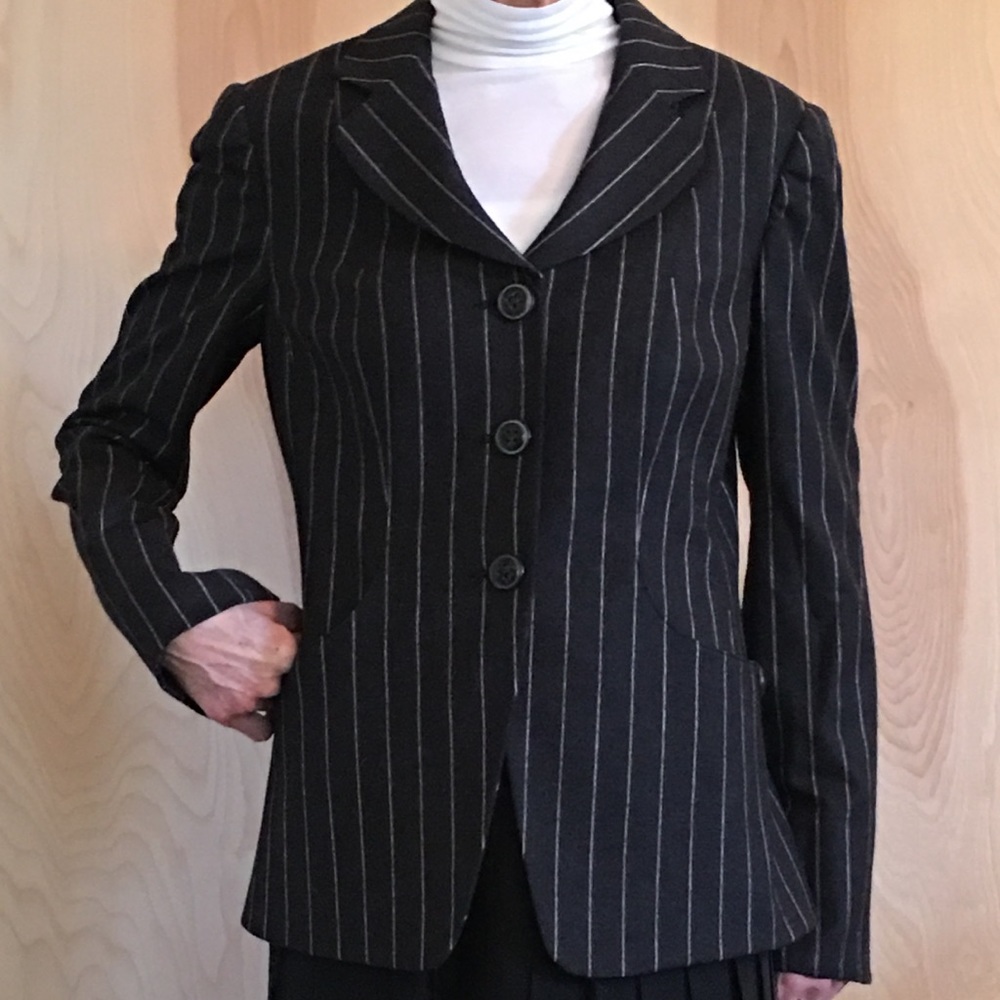 ARMANI NAVY STRIPE BLAZER WITH BUTTON DETAIL